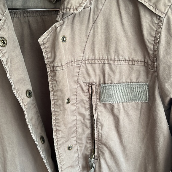 💚🖤Forever21 Contemporary Lightweight Military Green Jacket-M - Picture 4 of 15